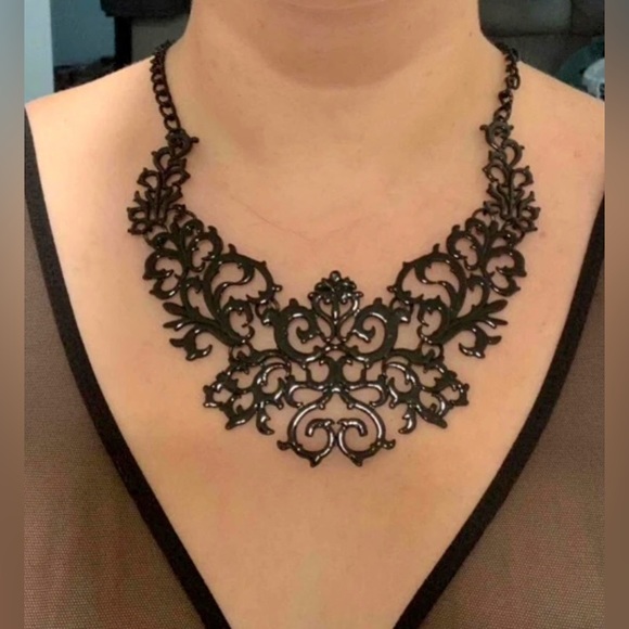 New Ornate Hollowed Out Vintage Vibe Statement Necklace Adjustable ~ Collar - Picture 3 of 16